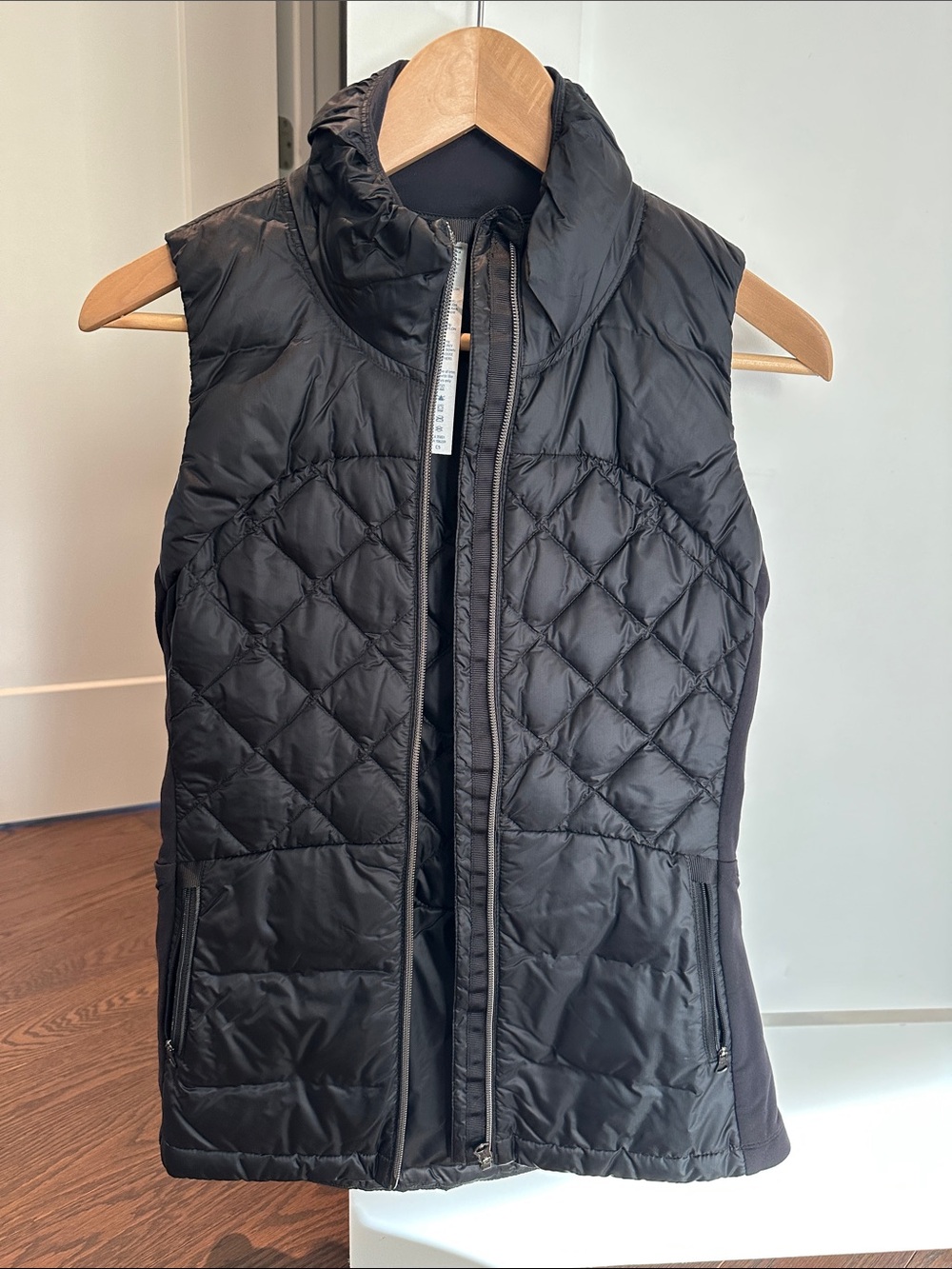 Lululemon Black Quilted Women's Puffer Vest - Lightweight Sleeveless Coat